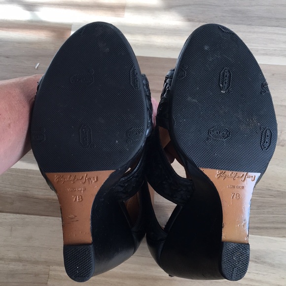 Elizabeth & James Wedge Booties Swoon EUC - Picture 8 of 8